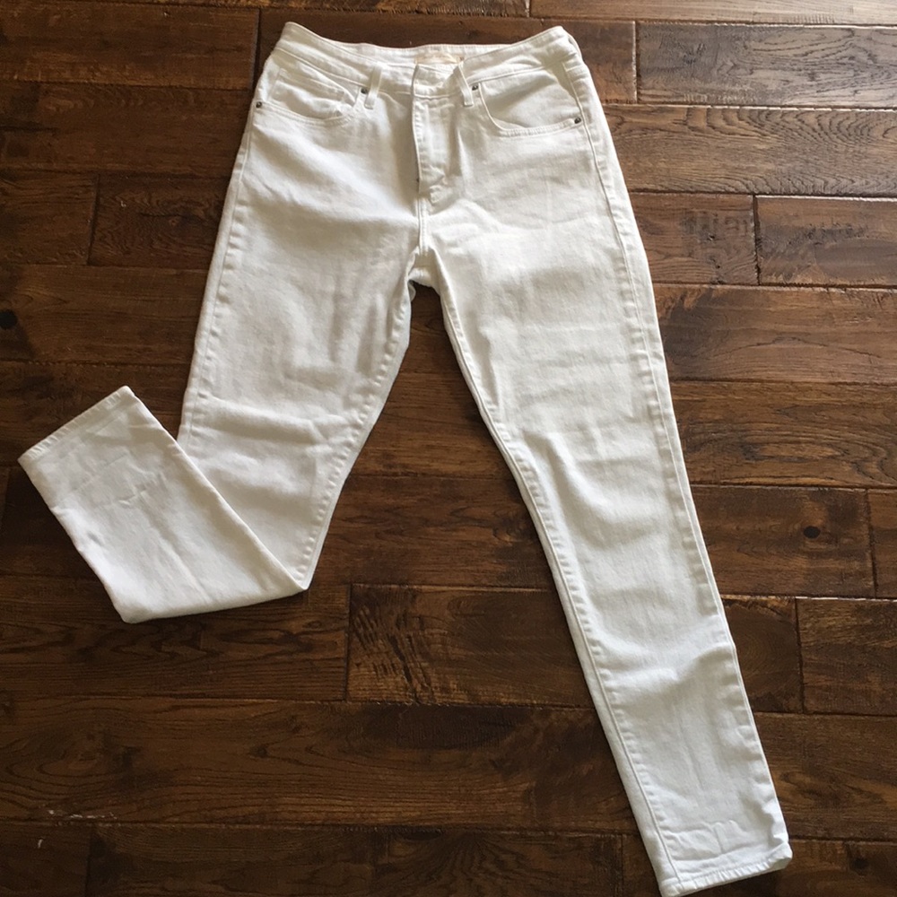 Levi’s 721 high rise white jeans size 31.